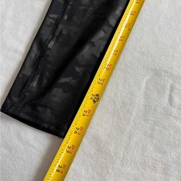 SPANX Black‎ Camo Leggings - Size XL - Picture 8 of 8